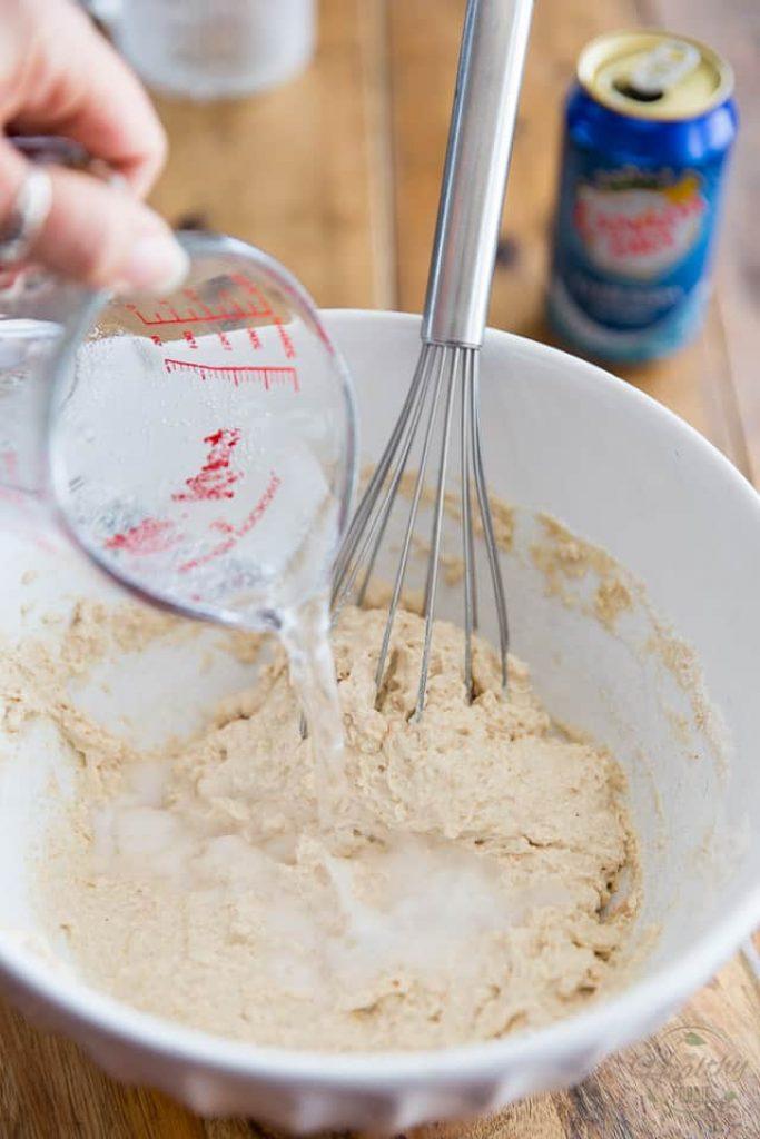Clatite de post cu apa minerala in stil american Ingrediente pentru clatite de post cu apa minerala