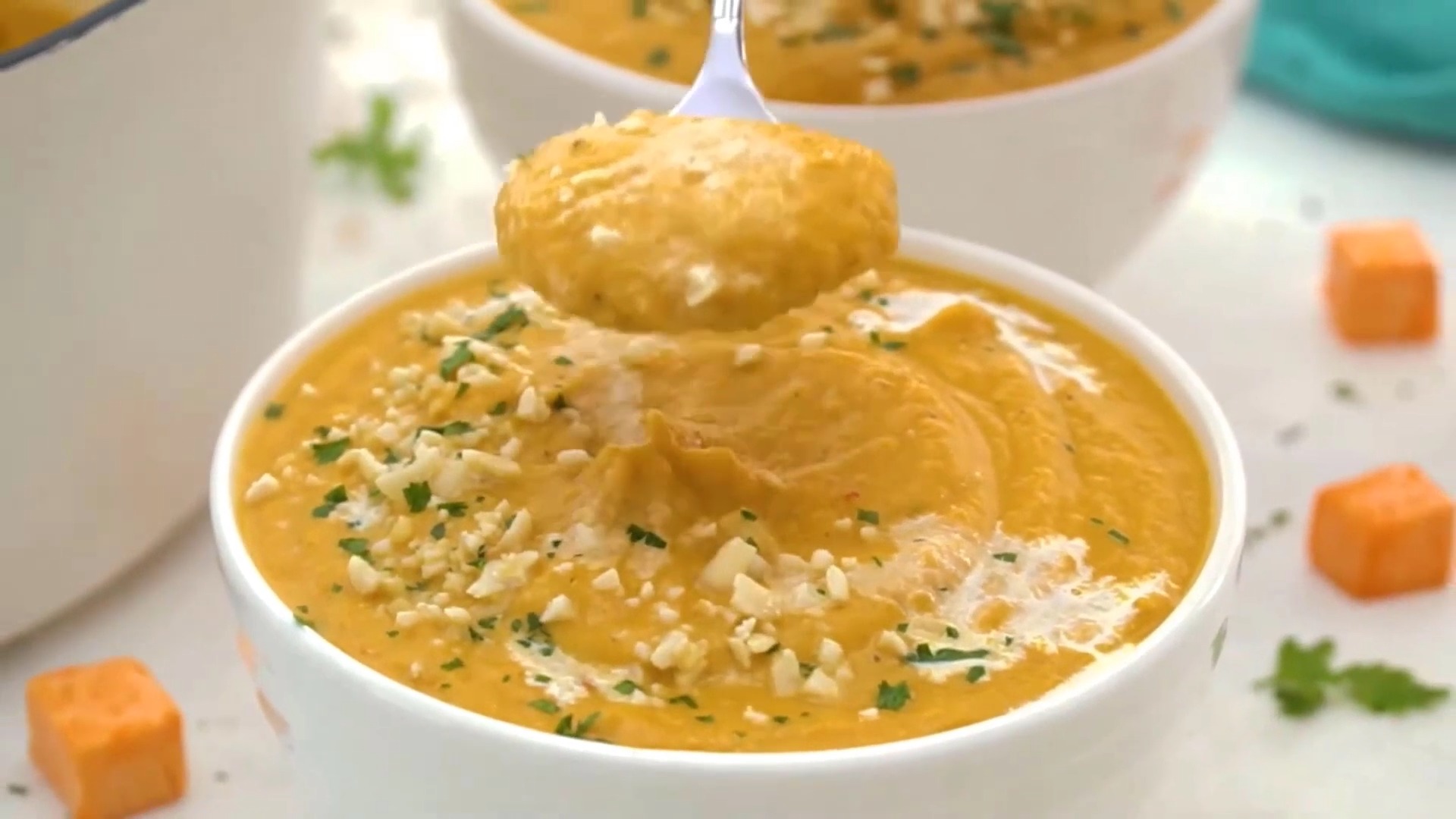 Supă cremă de cartofi dulci cu ghimbir [video]