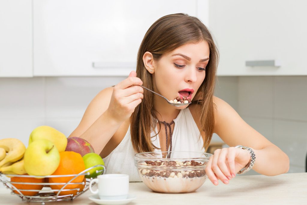 10 efecte nocive ale săritului peste micul dejun