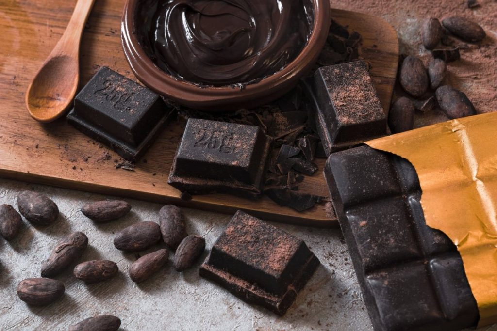 Ciocolata neagră și albă, beneficii calorii nutriție