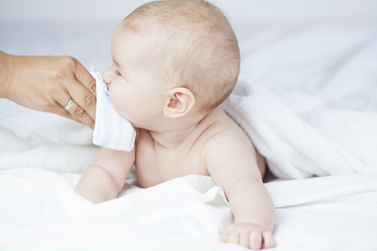 Bebeluș cu nas înfundat: ce trebuie făcut și principalele cauze