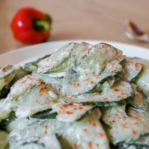 Salată de castraveți ungurească