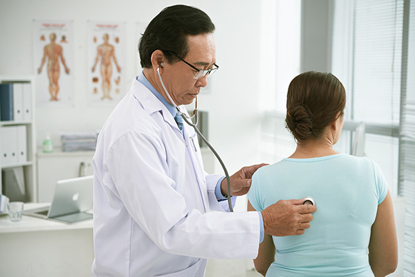 Pneumonia: Tipuri, simptome si schimbari in alimentatie