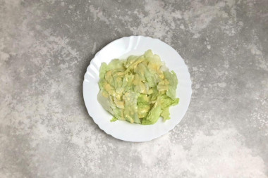 Salată caesar clasică cu pui: rețeta pas cu pas