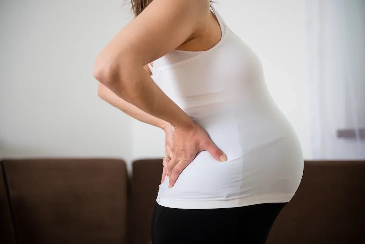 Dureri de spate în timpul sarcinii: cauze și 8 sfaturi pentru ameliorare
