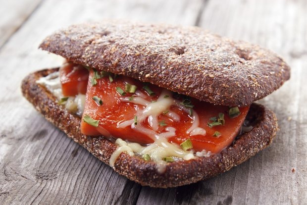 8 sandvișuri calde pe care le poți face în grabă