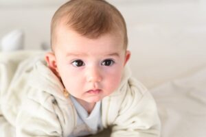 Febra la bebeluși: ce trebuie să știi și cum să acționezi