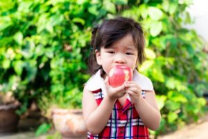 Ce pot hrăni un copil de trei ani? Obiceiurile alimentare ale unui copil la vârsta de 3 ani.