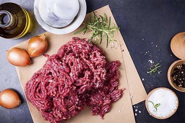 Ce să adăugați la carnea de vită măcinată