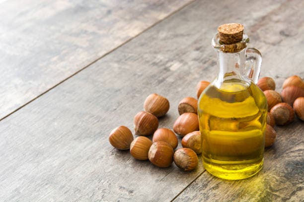 Care sunt beneficiile uleiului de alune pentru piele?