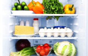 Cum să scapi de mirosurile neplăcute din frigider
