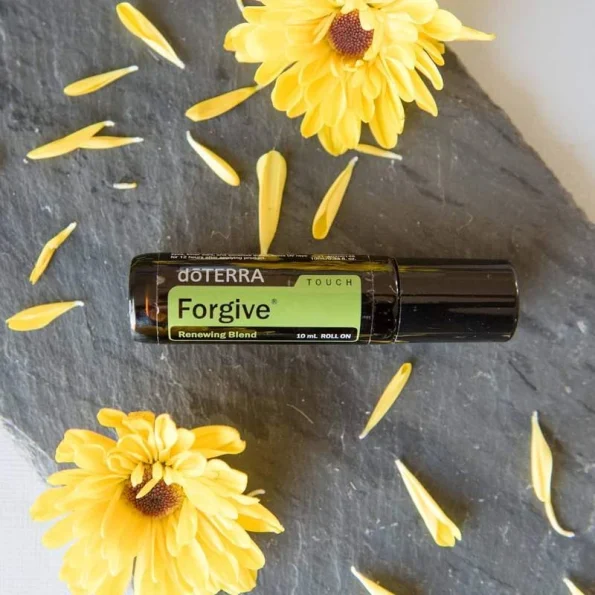 Amestec de uleiuri esentiale pentru reinnoire dōTERRA Forgive Touch 10 ml