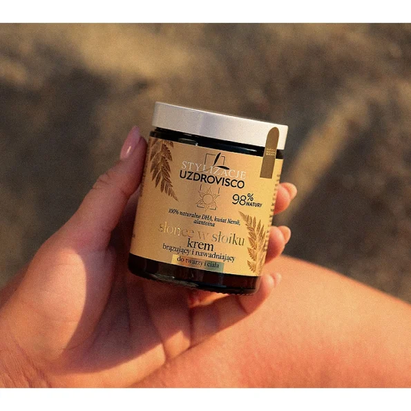 Crema bronzanta hidratanta, fata si corp, Sun in a Jar, Uzdrovisco, 170ml