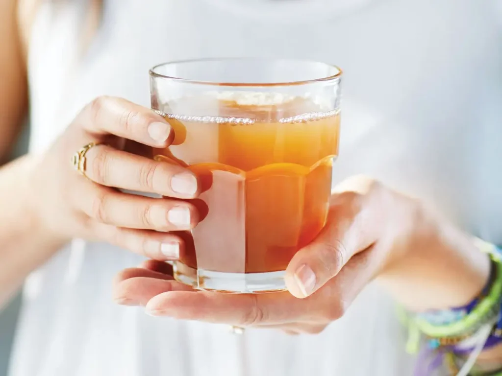 Beneficiile Uimitoare ale Kombucha: Detoxifiere, Probiotice si Imunitate Beneficiile Uimitoare ale Kombucha: Detoxifiere, Probiotice si Imunitate