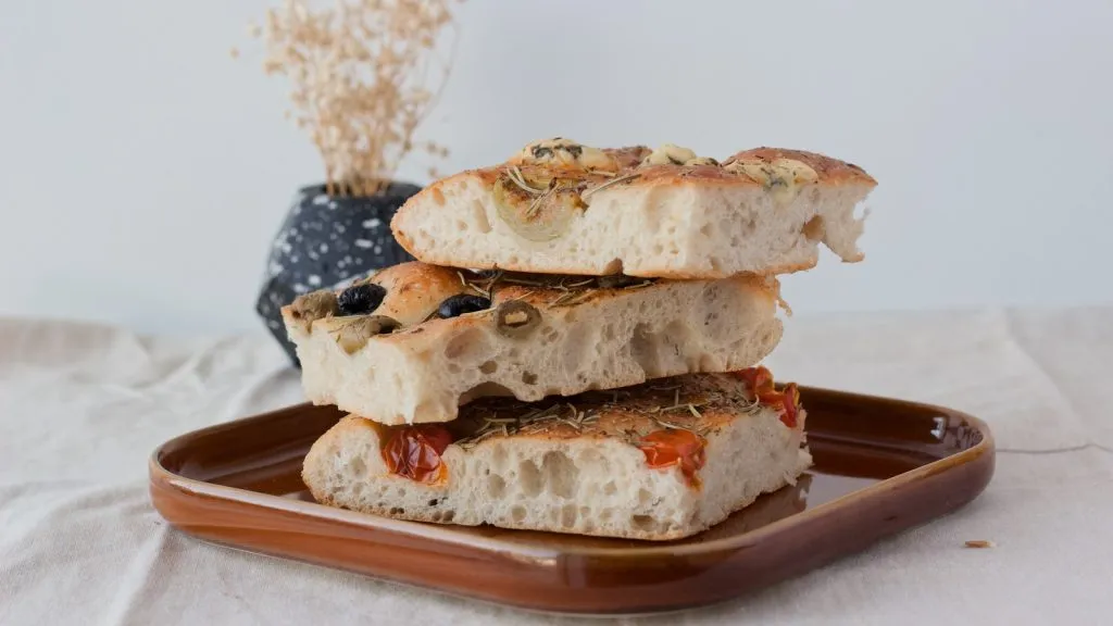 Focaccia, calorii nutritie si beneficii pentru sanatate Focaccia, calorii nutritie si beneficii pentru sanatate