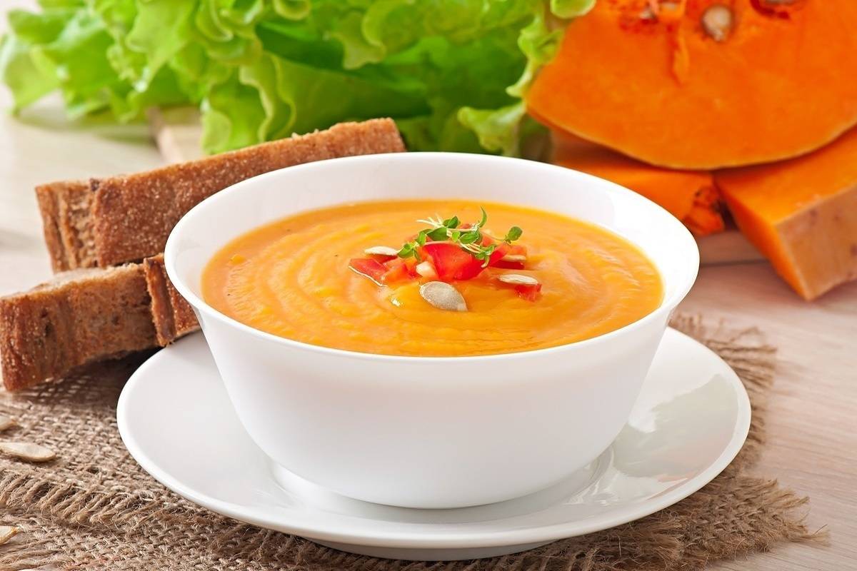 Supă Cremă de Dovleac: rețeta perfectă pentru zilele răcoroase Supă Cremă de Dovleac: rețeta perfectă pentru zilele răcoroase
