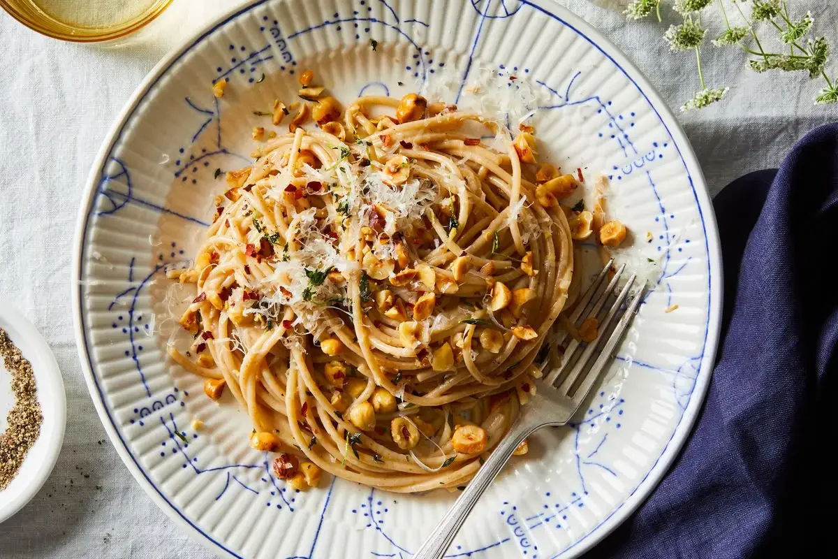 Spaghete integrale din grâu dur: beneficii nutriționale și savoare autentică în fiecare îmbucătură Spaghete integrale din grâu dur: beneficii nutriționale și savoare autentică în fiecare îmbucătură